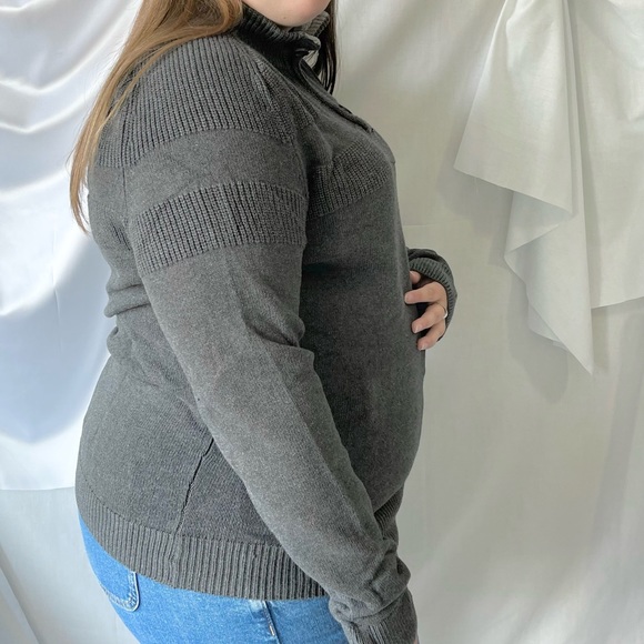 Thick Gray Button Collar Pullover Sweater - X-Large - Picture 3 of 4